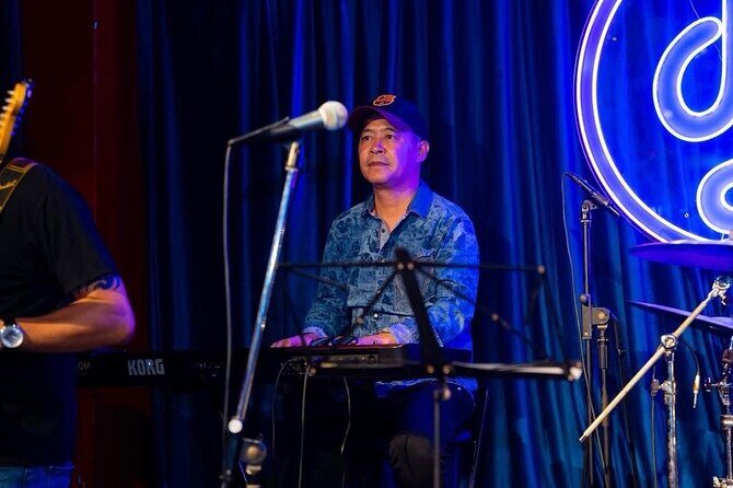 Hanoi Night Bar Crawl with Local Guide & Free Shots - The Experience: What to Expect from the Hanoi Night Bar Crawl