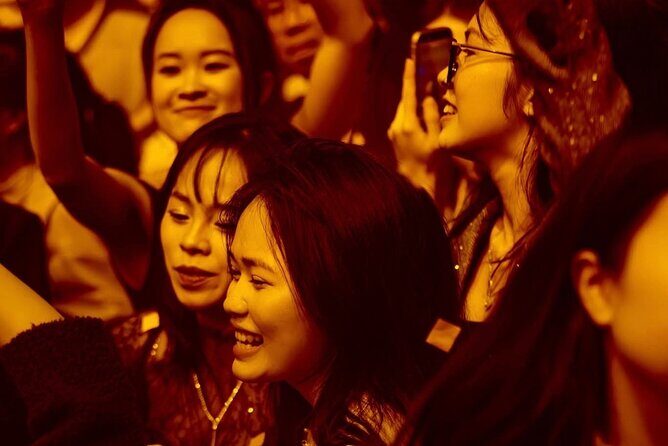 Hanoi Night Bar Crawl with Local Guide & Free Shots - Practical Details & Tips