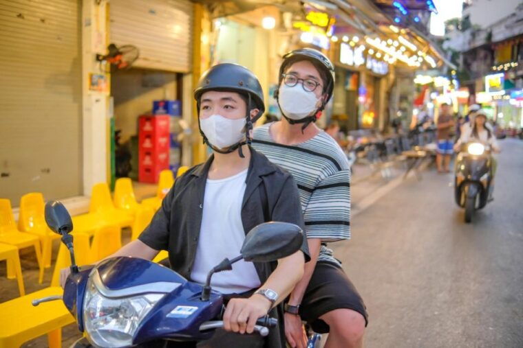 hanoi-night-lights-food-tour-by-motorbike