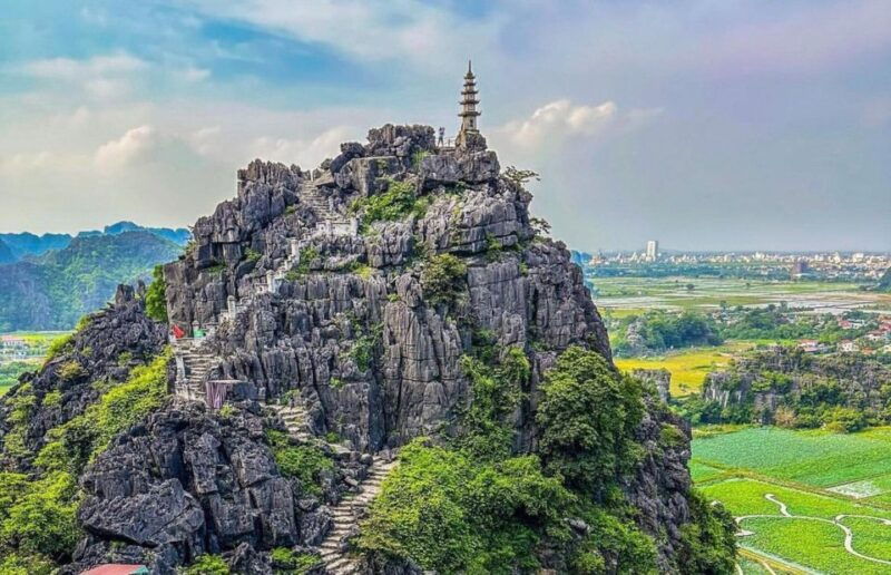 hanoi-ninh-binh-day-trip-visit-hoa-lu-tam-coc-mua-cave