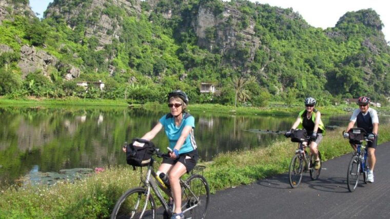 hanoi-ninh-binh-day-trip-visit-hoa-lu-tam-coc-mua-cave