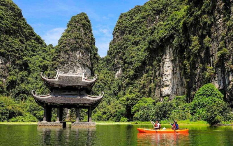 hanoi-ninh-binh-day-trip-with-incense-village-tour