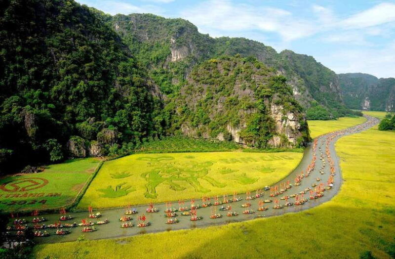 hanoi-ninh-binh-day-trip-with-incense-village-tour