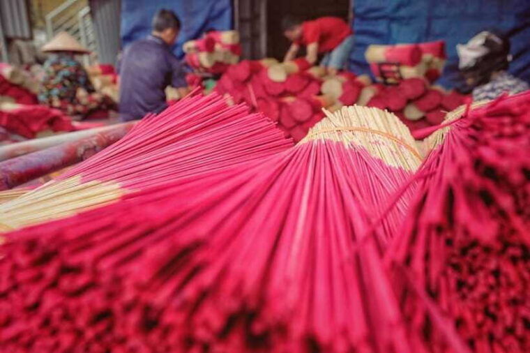 hanoi-ninh-binh-day-trip-with-incense-village-tour