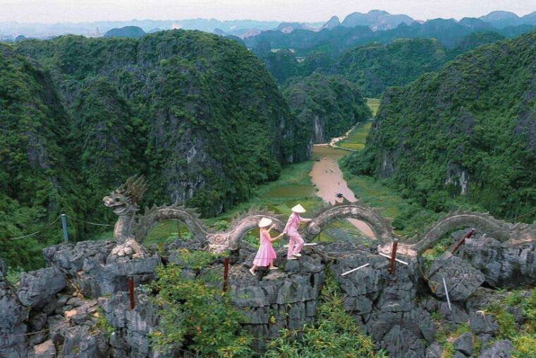 hanoi-ninh-binh-day-trip-with-incense-village-tour