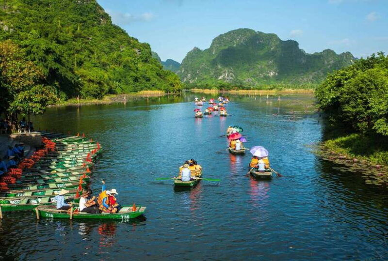 hanoi-ninh-binh-full-day-trang-an-hoa-lu-mua-cave-lunch