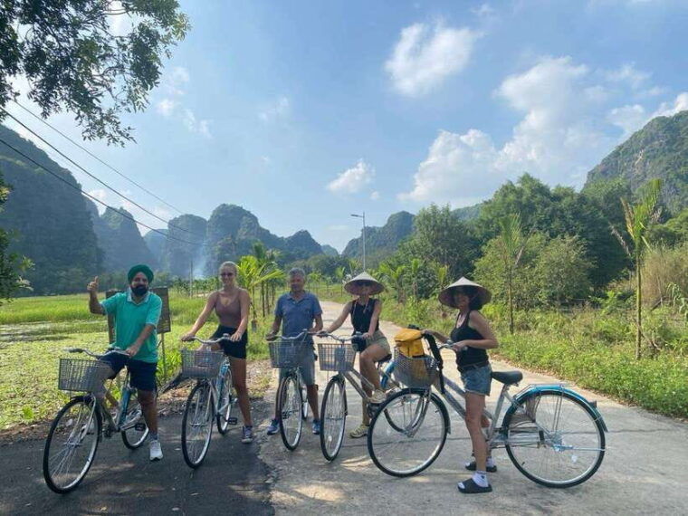 hanoi-ninh-binh-full-day-trang-an-hoa-lu-mua-cave-lunch