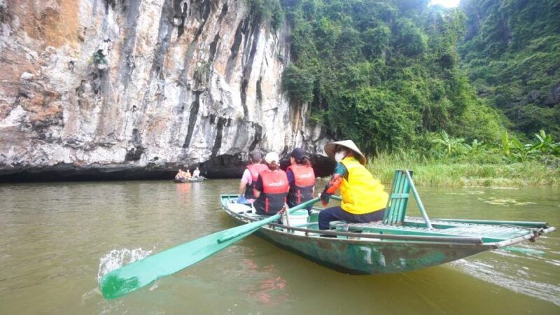 hanoi-ninh-binh-full-day-visit-hoa-lu-tam-coc-and-mua-cave