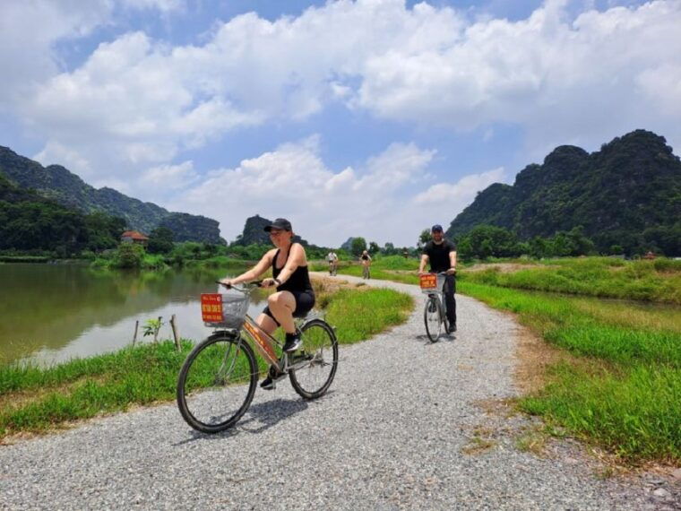 hanoi-ninh-binh-hoa-lu-tam-coc-and-mua-cave-day-trip