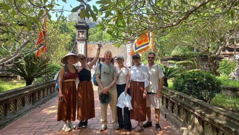 Hanoi: Ninh Binh small group day tour by luxury dcar 9-seats - Key Points