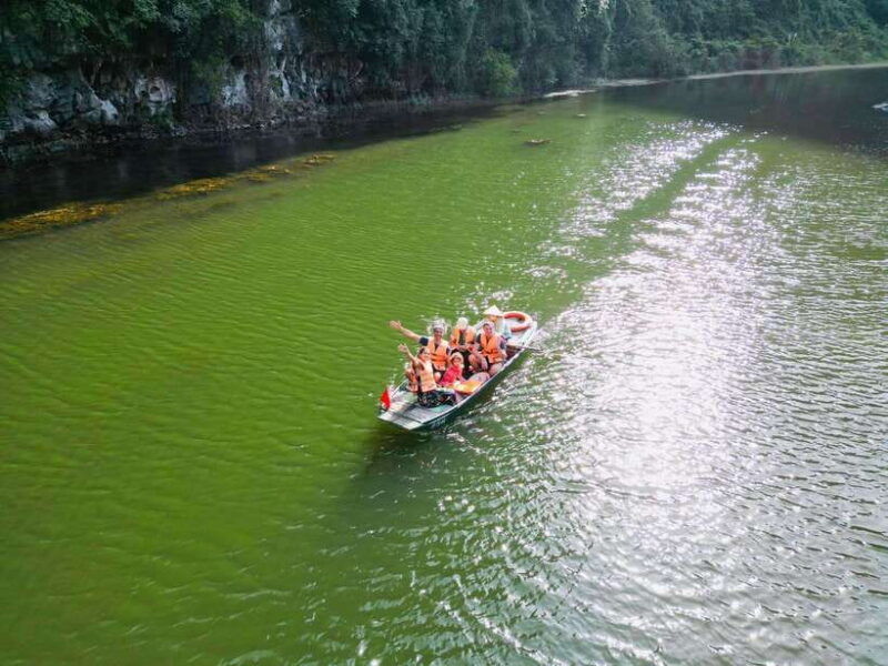 hanoi-ninh-binh-trip-to-bai-dinh-pagoda-trang-an-mua-cave