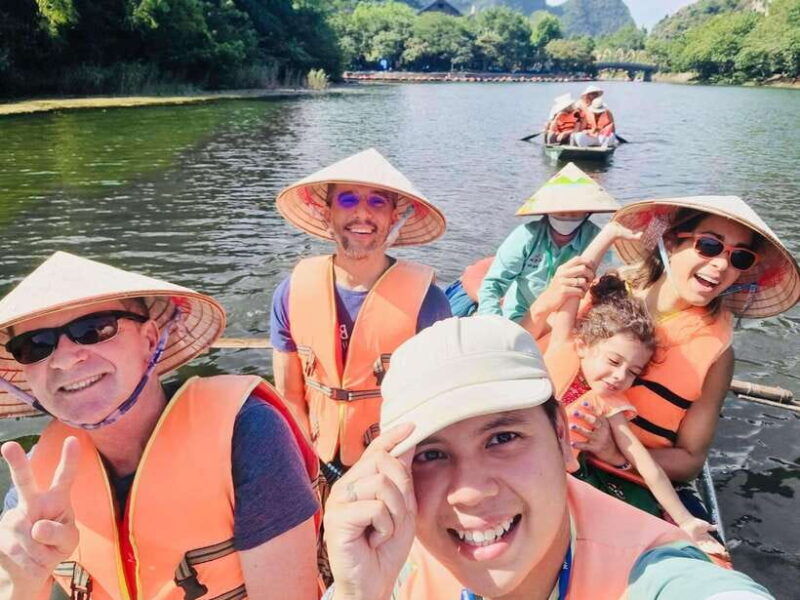 hanoi-ninh-binh-trip-to-bai-dinh-pagoda-trang-an-mua-cave