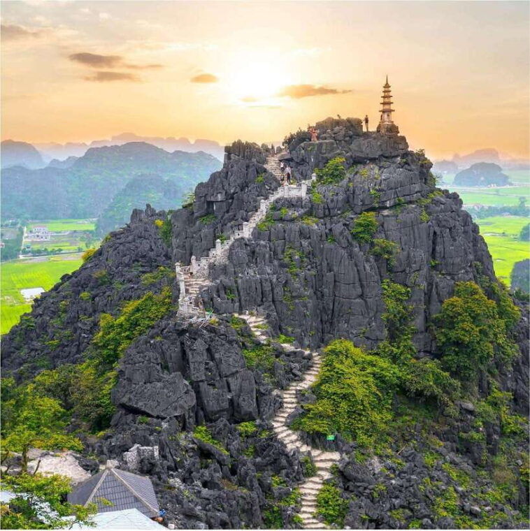 hanoi-ninh-binh-trip-to-bai-dinh-pagoda-trang-an-mua-cave