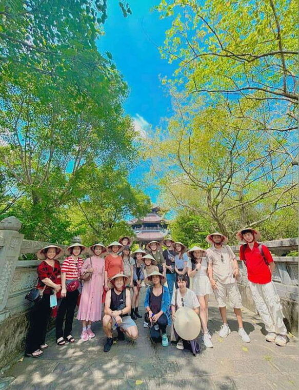 hanoi-ninh-binh-trip-to-bai-dinh-pagoda-trang-an-mua-cave