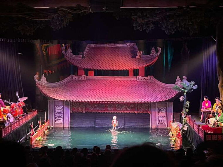 hanoi-old-quarter-cultural-walking-tour-water-puppet-show