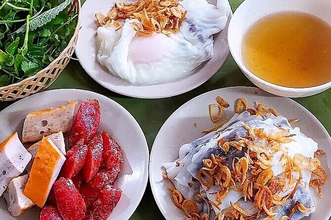 Hanoi Old Quarter Street Food Private Tour With Female Guide - Key Points