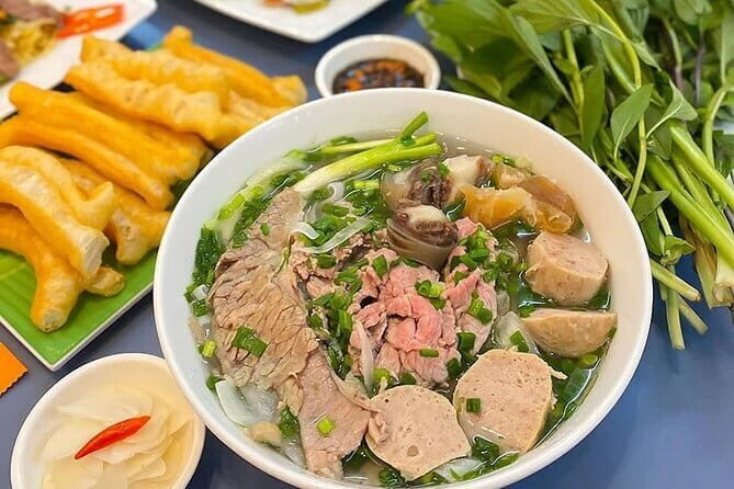 Hanoi Old Quarter Street Food Private Tour With Funny Guides - The Experience Breakdown: What to Expect