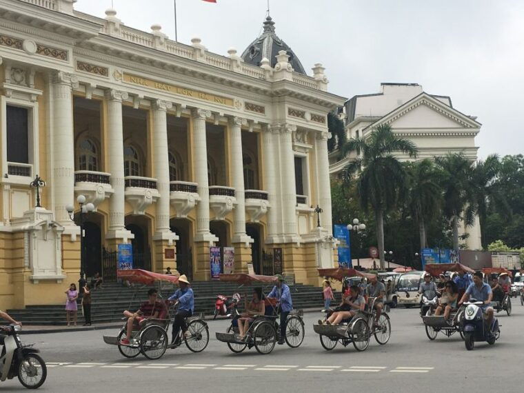 hanoi-old-quarter-trishaw-cyclo-tour