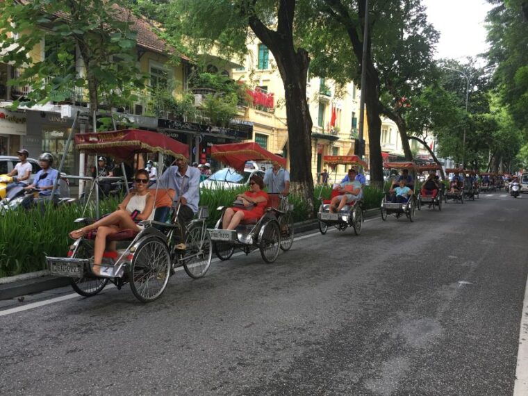 hanoi-old-quarter-trishaw-cyclo-tour