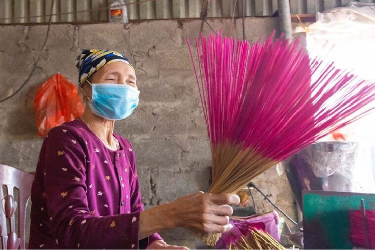 hanoi-perfume-pagoda-and-incense-making-tour-with-lunch
