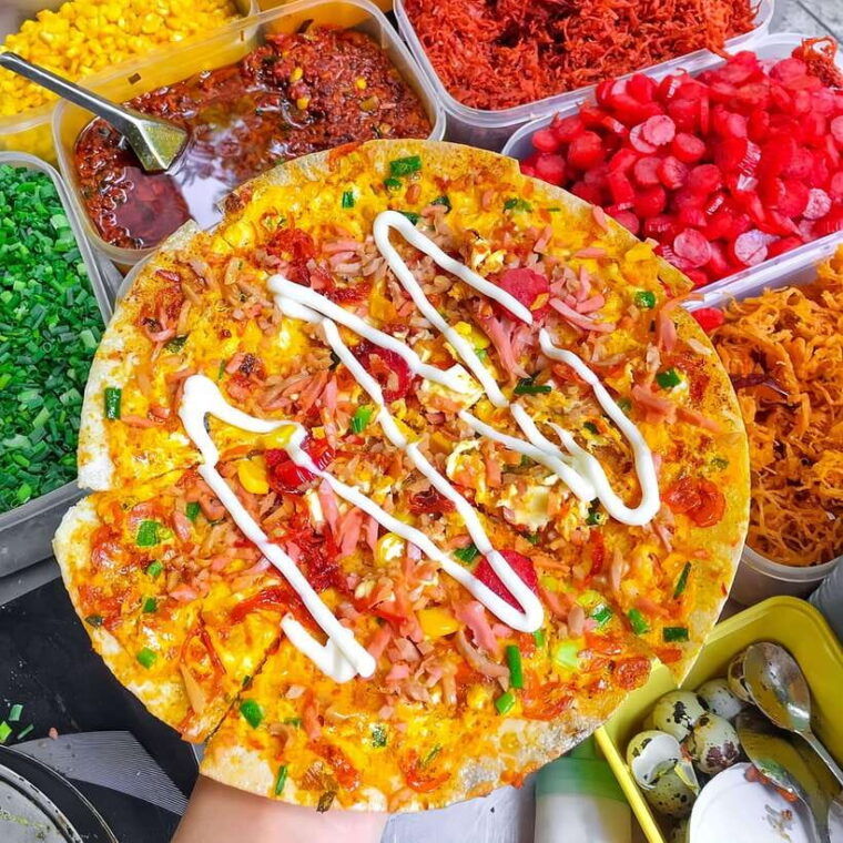 hanoi-private-food-tasting-tour-and-train-street-experience