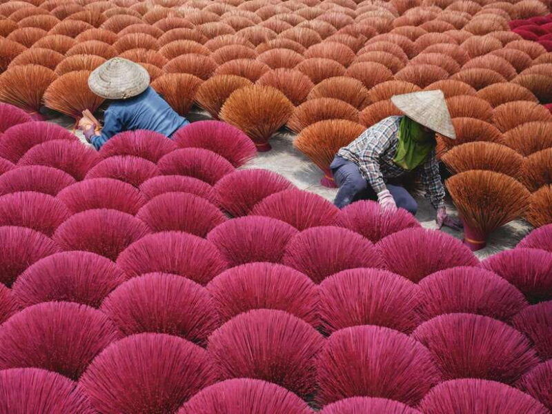 hanoi-quang-phu-cau-incense-village-photography-tour
