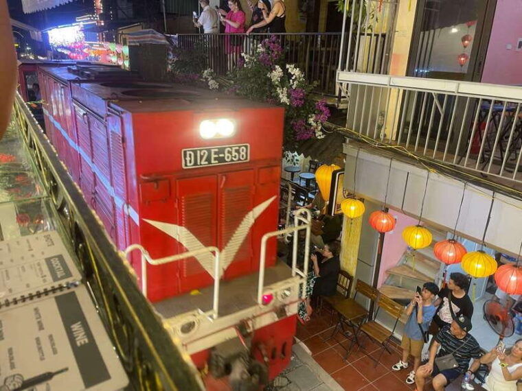 hanoi-railway-food-tour-and-try-4-to-5-dishes