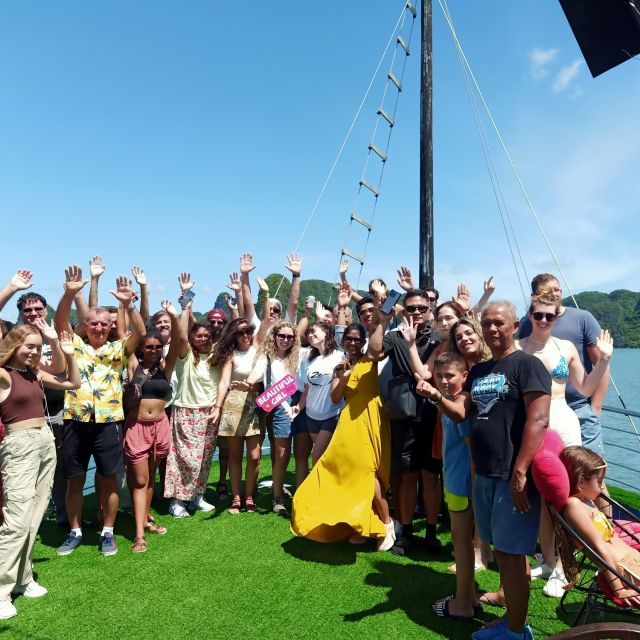 hanoi-roundtrip-halong-bay-islands-caves-kayaking-lunch