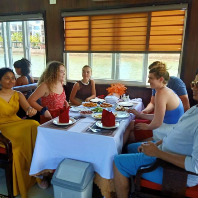 hanoi-roundtrip-halong-bay-islands-caves-kayaking-lunch