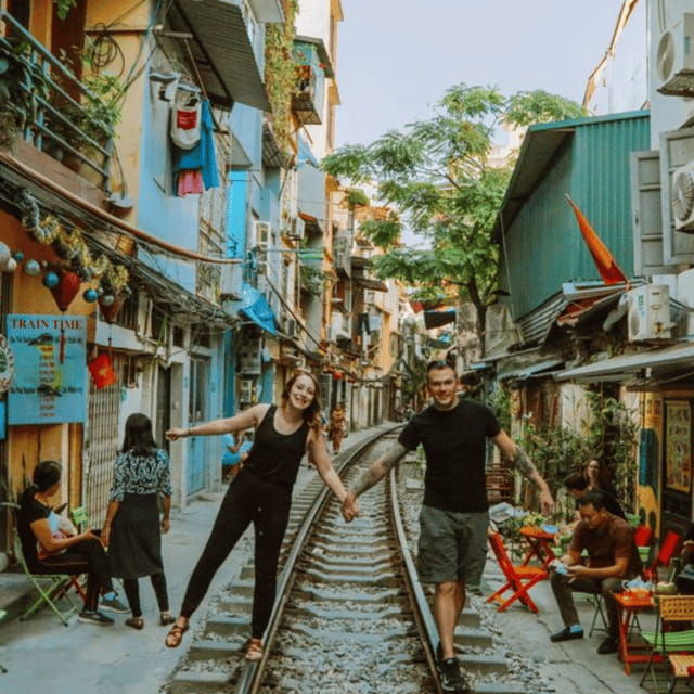hanoi-street-food-experience-for-vegetarians-train-street