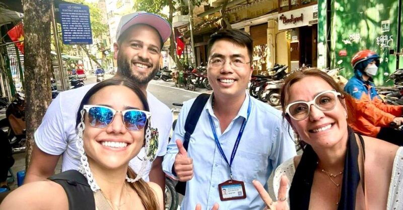 hanoi-street-food-tour-and-experience-hanoi-streets-on-cyclo