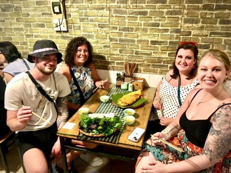 hanoi-street-food-tour-and-experience-hanoi-streets-on-cyclo