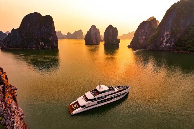 Hanoi to Ha Long Bay Premium Cruise with Buffet Lunch and Jacuzzi - An In-Depth Look at the Experience