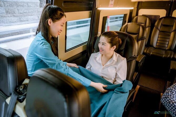 Hanoi to Halong Bay Limousine Bus Transfer - Key Points