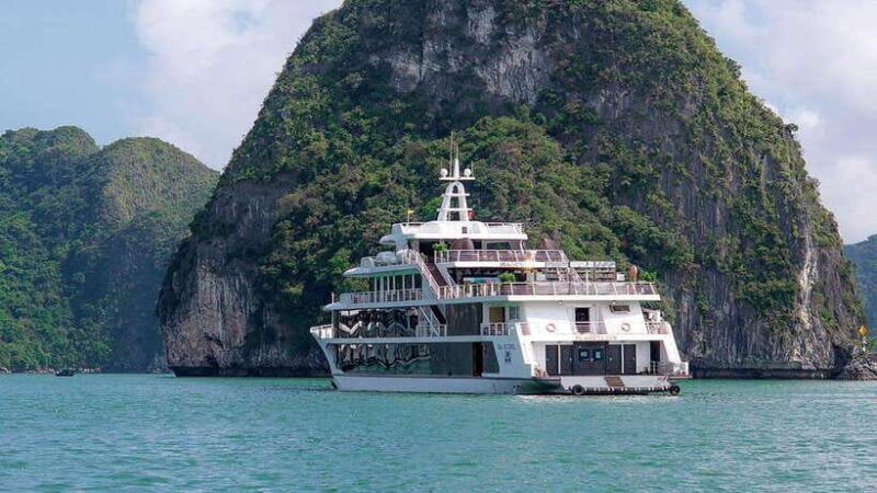 hanoi-to-halong-bay-top-luxury-cruise-with-buffet-lunch