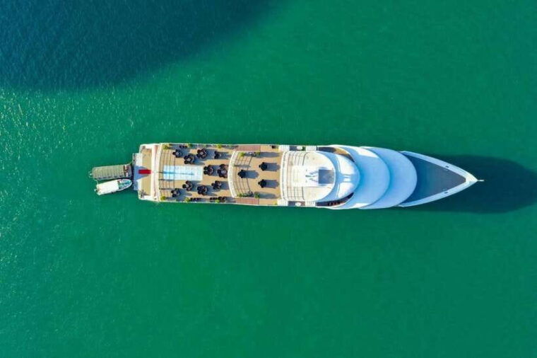 hanoi-to-halong-bay-top-luxury-cruise-with-buffet-lunch