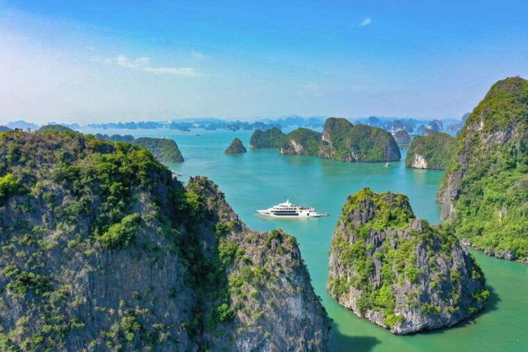 hanoi-to-halong-bay-top-luxury-cruise-with-buffet-lunch