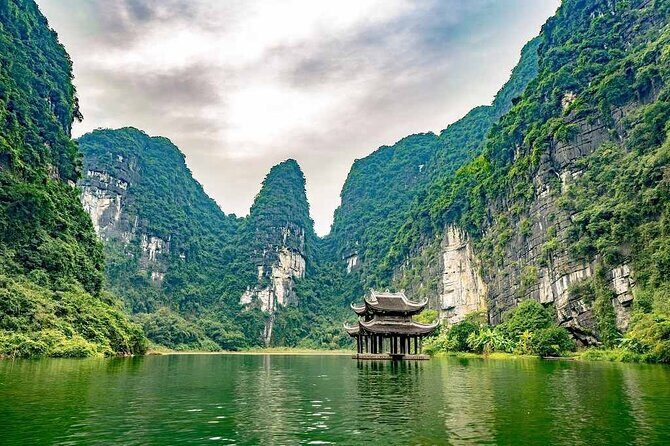 Hanoi to Ninh Binh Day Trip: Mua Cave, Trang An Boat Ride - Lunch - The Majestic Trang An Grottoes