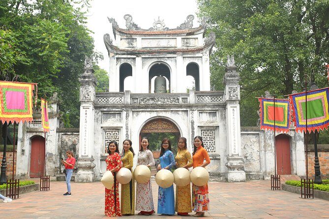 Hanoi: Tradditional Ao Dai & Non La Rental - Key Points