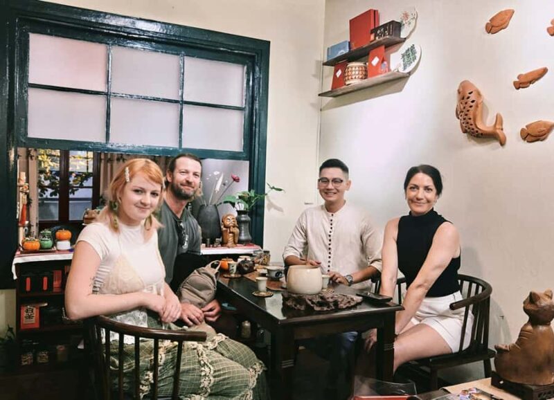 Hanoi: Traditional Tea Ceremony and Tasting Experience - Watching the Tea Master in Action