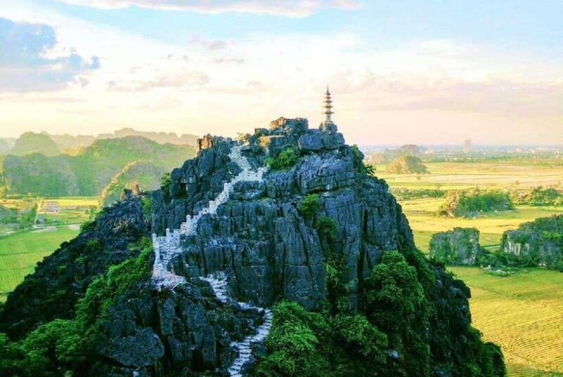 hanoi-trang-an-boat-bai-dinh-pagoda-mua-cave-day-tour