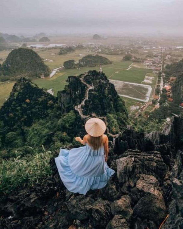 hanoi-trang-an-boat-bai-dinh-pagoda-mua-cave-day-tour