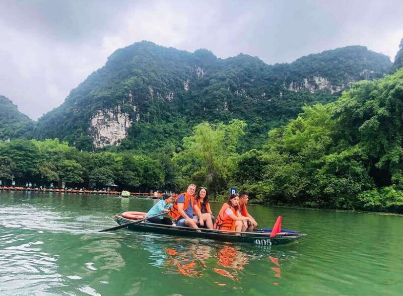 hanoi-trang-an-hoa-lu-and-mua-cave-1-day-trip-with-lunch