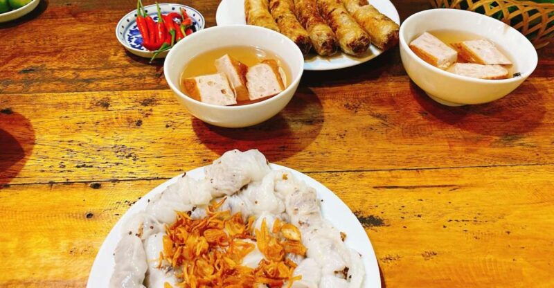 hanoi-vegan-street-food-train-street-tour
