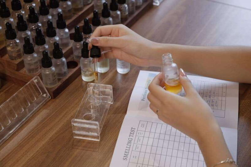 hanoi-vietnam-scents-perfumery-class
