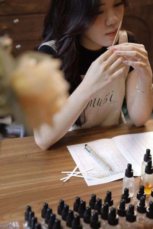 hanoi-vietnam-scents-perfumery-class