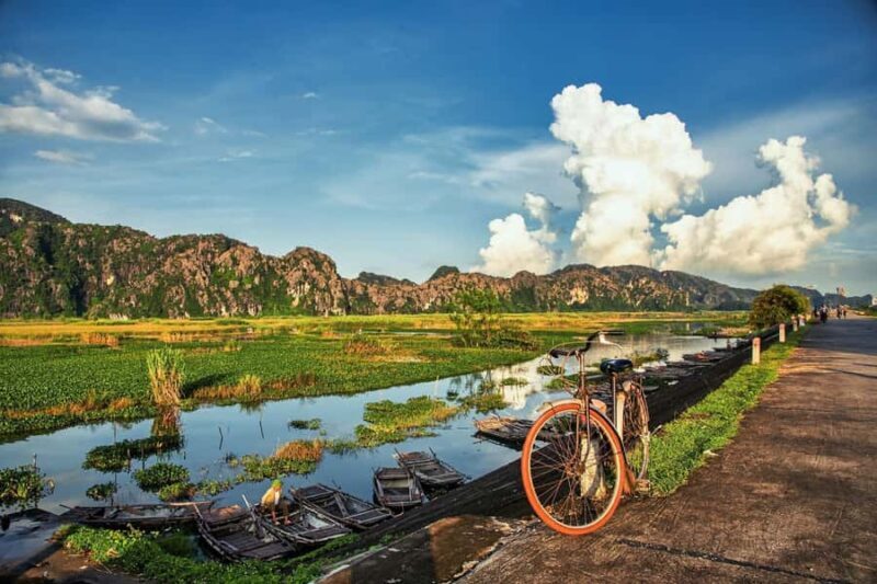 Hanoi: Wetland Reserve or Incense Village & Hat Village - Who Should Consider This Tour?