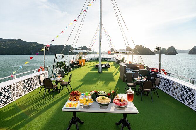HanoiHa Long Bay: Luxury Day Cruise with Tasty Lunch, Limousine - Detailed Breakdown of the Tour