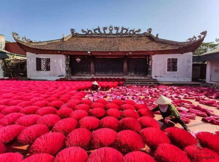 hanoiprivate-tour-quang-phu-cau-and-perfume-pagoda