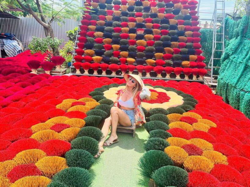 hanois-destination-incense-hat-making-lacquer-villages